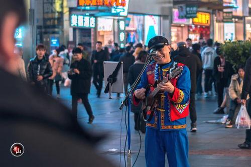 长沙30人排队上花魁吃瓜网,花魁吃瓜网人气爆棚！